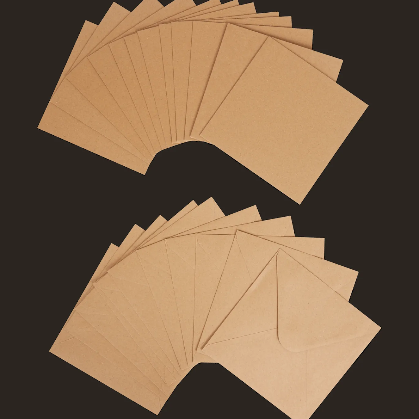 Action Kaarten^Avec kraftkaarten en -enveloppen