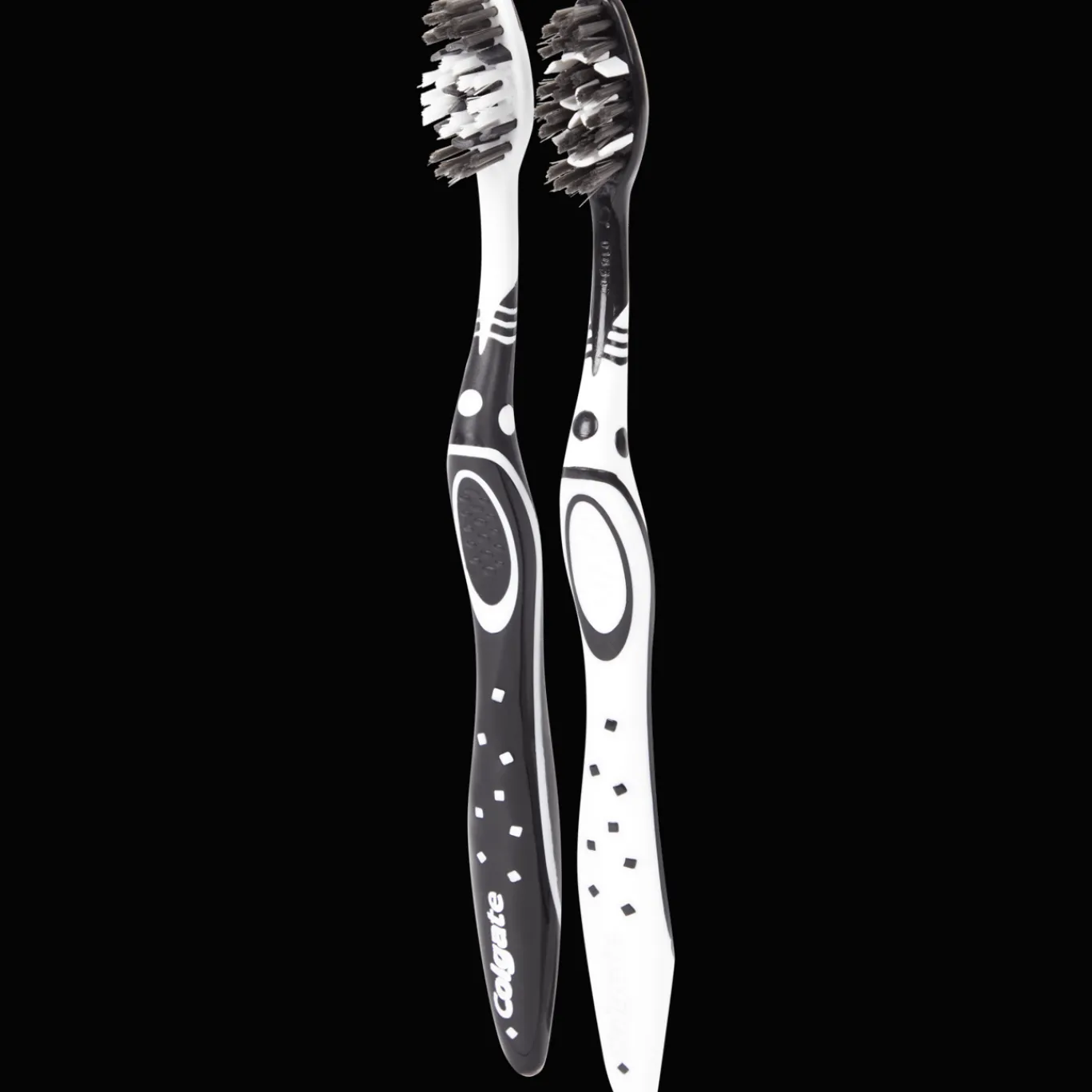 Colgate Mondverzorging^MaxWhite tandenborstels Charcoal Polishing Star