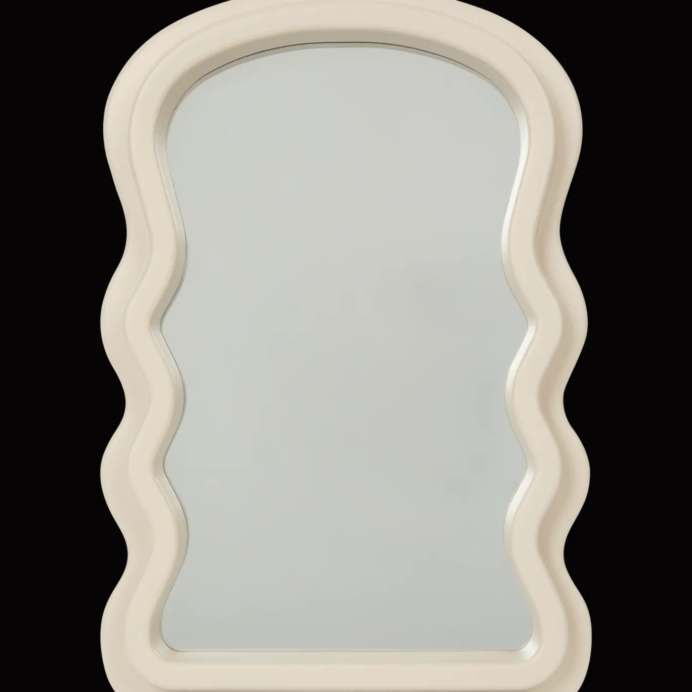 spiegel_met_golvende_lijst_1.webp Action Wanddecoratie^Spiegel met golvende lijst